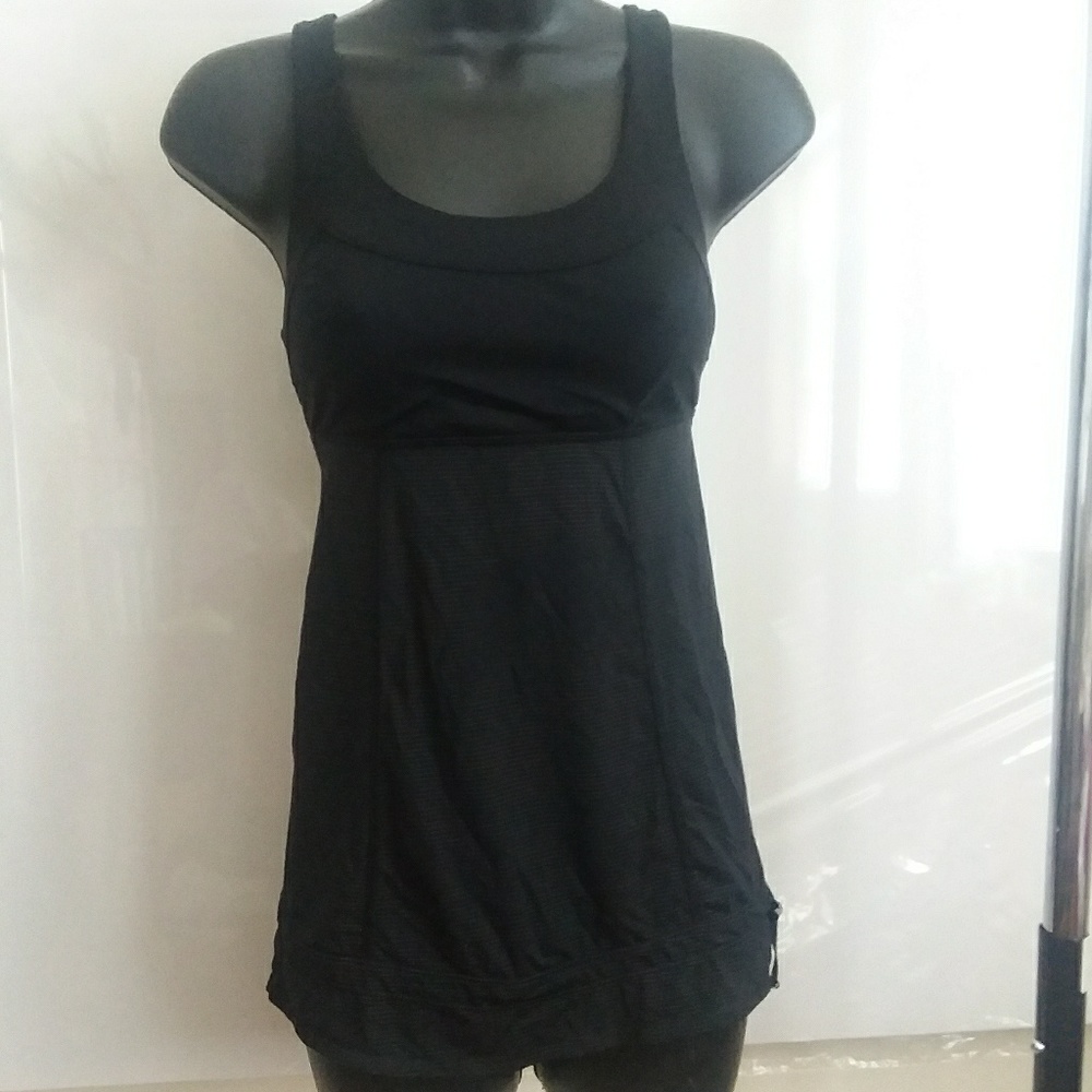 Lululemon black tank top size 2
